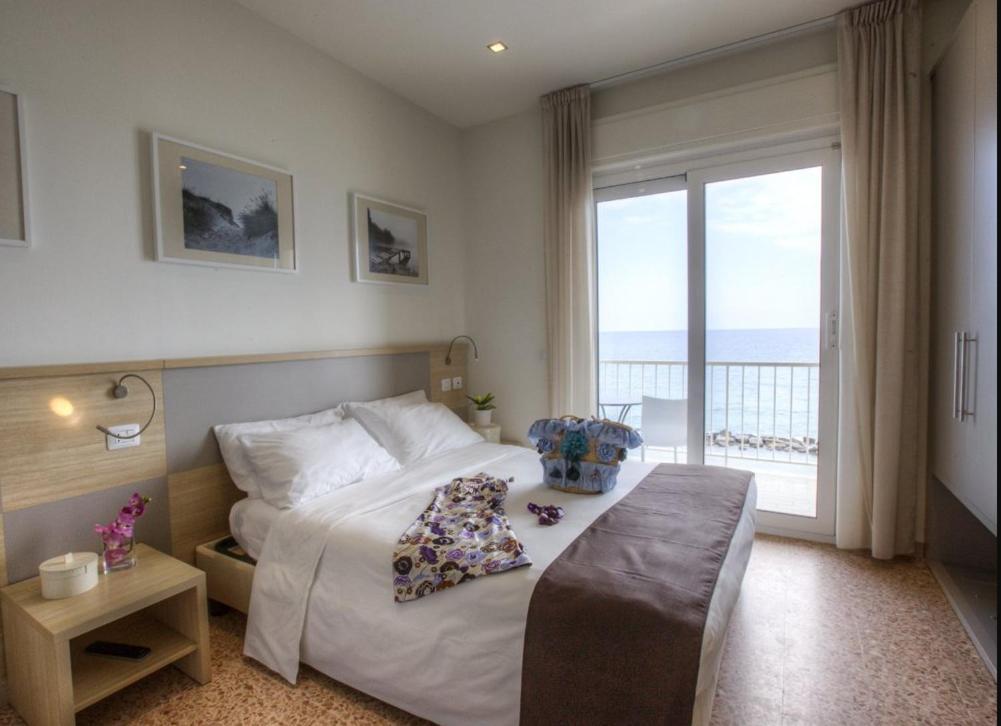 Hotel La Baia Diano Marina Esterno foto